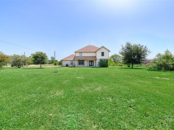 8700 Sallys Way, Alvarado, TX 76009