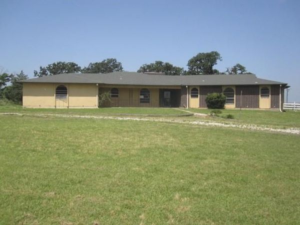 2345 County Road 211 , Gainesville, TX 76240