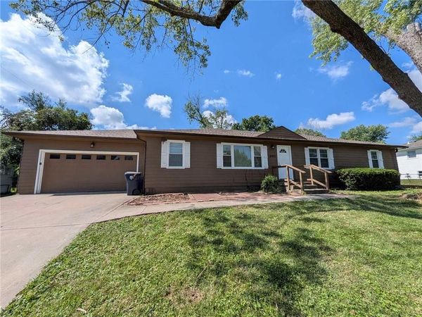 8905 E 29TH Street, Kansas City, MO 64129