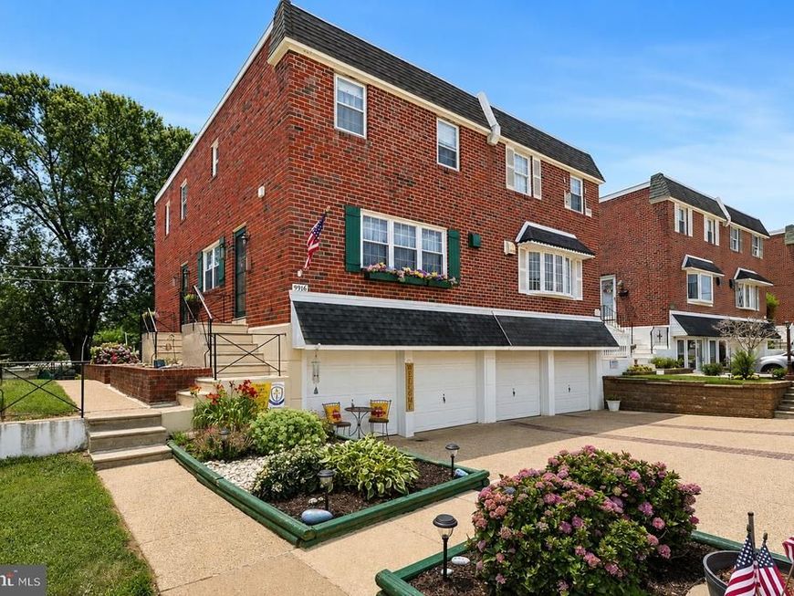 9916 S Canterbury Road, Philadelphia, PA 19114 Main Photo