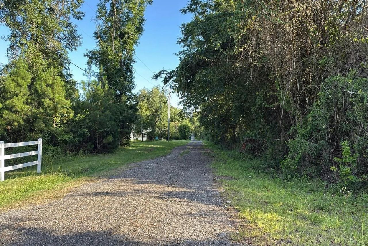 2114 3rd Avenue , Sneads, FL 32460 Photo