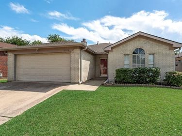 1928 Overland Street, Fort Worth, TX 76131