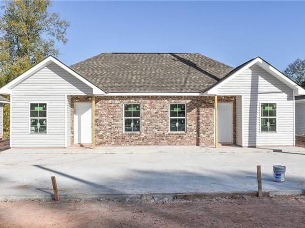 12214 SYDNEY SQUARE Drive, Unit 7, Tickfaw, LA 70466