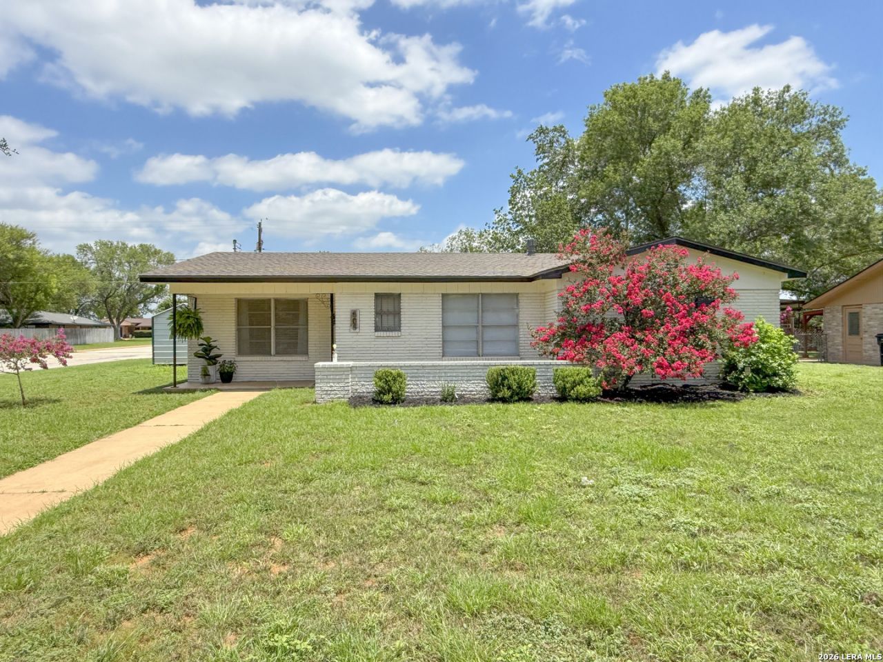 505 Margo Dr, Pearsall, TX 78061 Main Photo