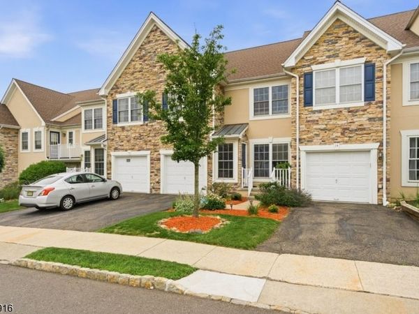 16 Magnolia Way, North Haledon, NJ 07508