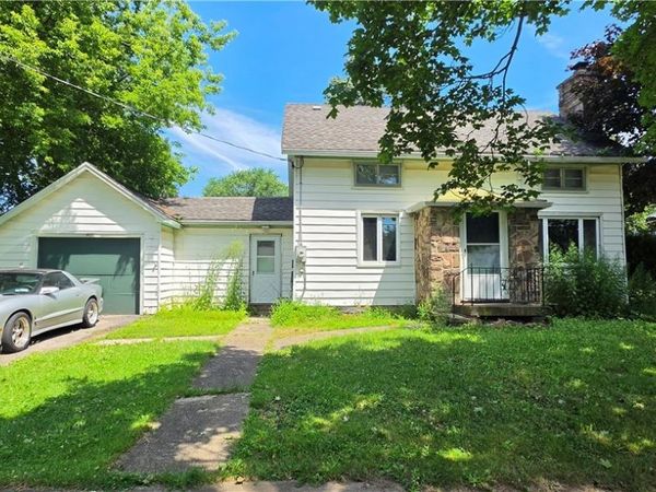 47 Utica Street , Lockport, NY 14094