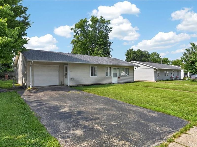 1629 Drake Drive, Xenia, OH 45385 Photo 2