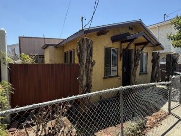 1326 S Cabrillo , San Pedro, CA 90731
