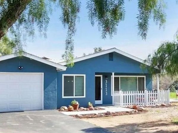 3113 Pine Ln, Spring Valley, CA 91978