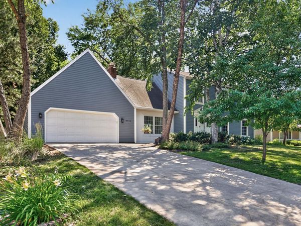 8906 138th Street Court, Apple Valley, MN 55124