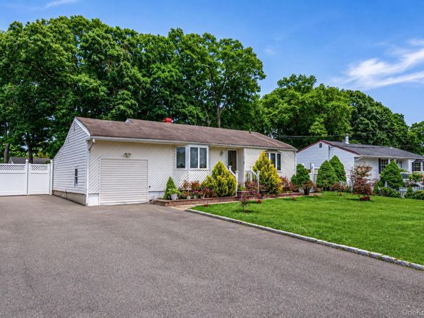 237 Dovecote Lane , Central Islip, NY 11722
