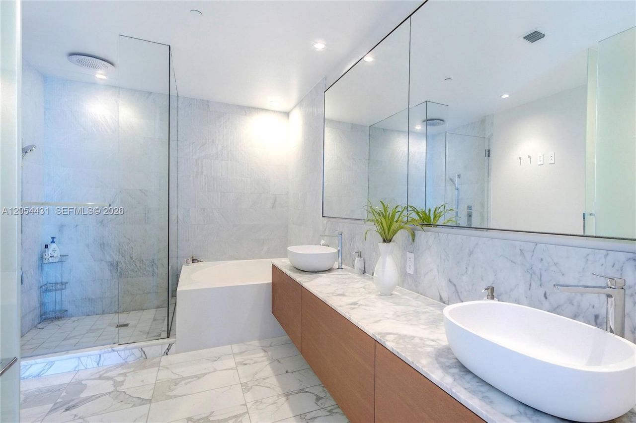 10203 Collins Ave, Unit 1502, Bal Harbour, FL 33154 Photo