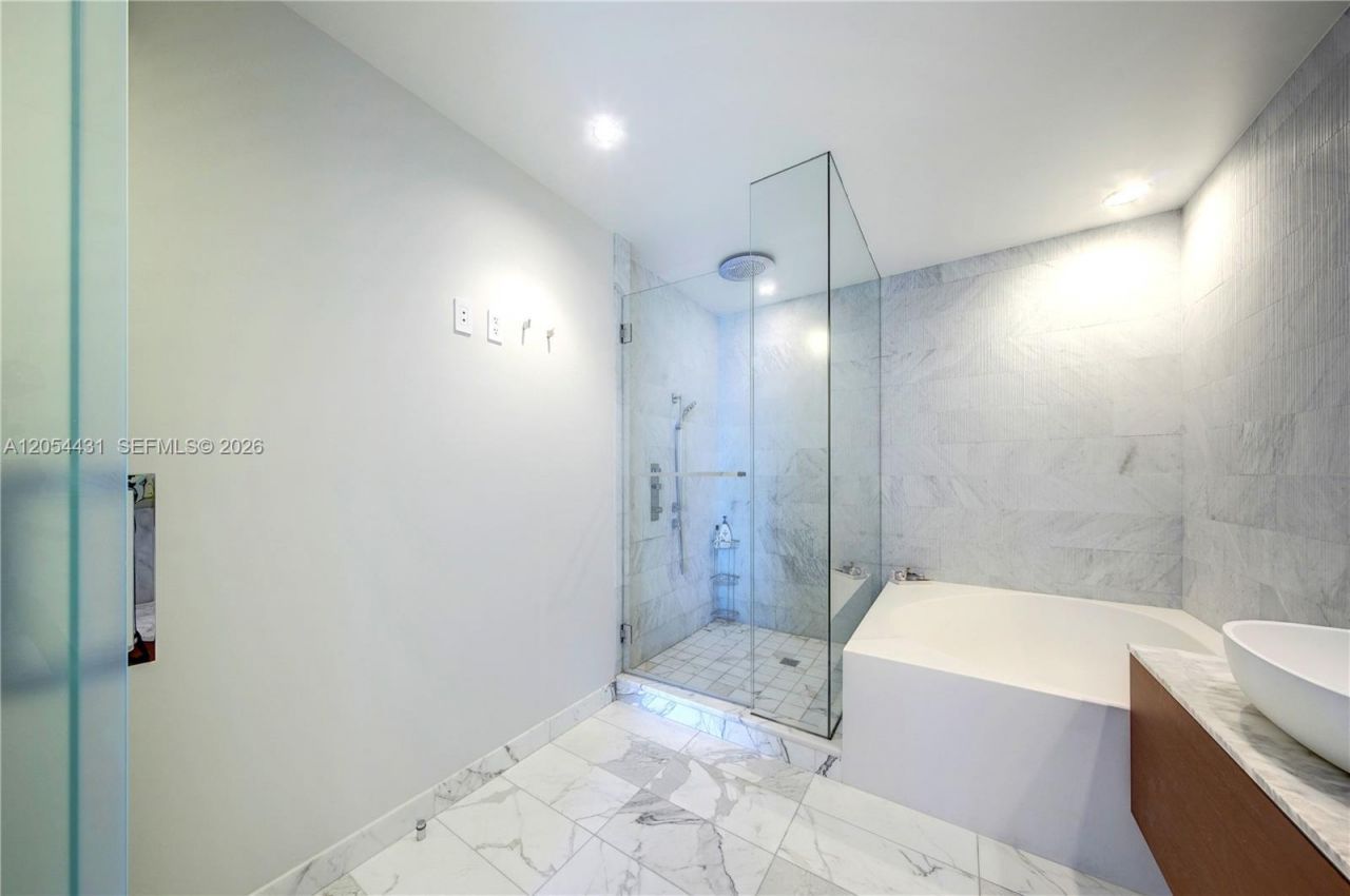 10203 Collins Ave, Unit 1502, Bal Harbour, FL 33154 Photo