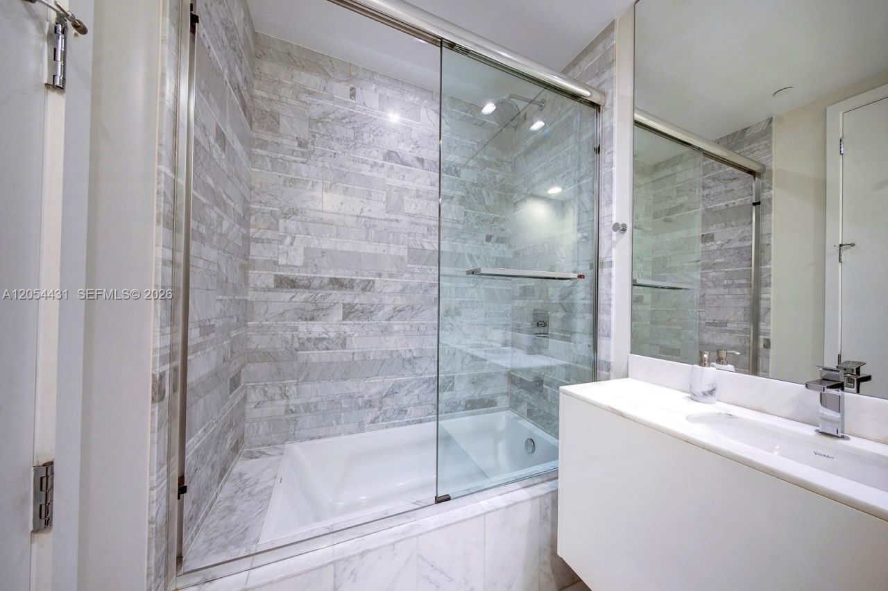 10203 Collins Ave, Unit 1502, Bal Harbour, FL 33154 Photo