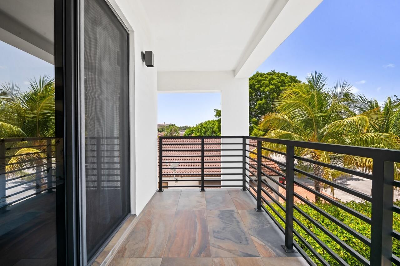 3090 SW 17th Street, Miami, FL 33145 Photo