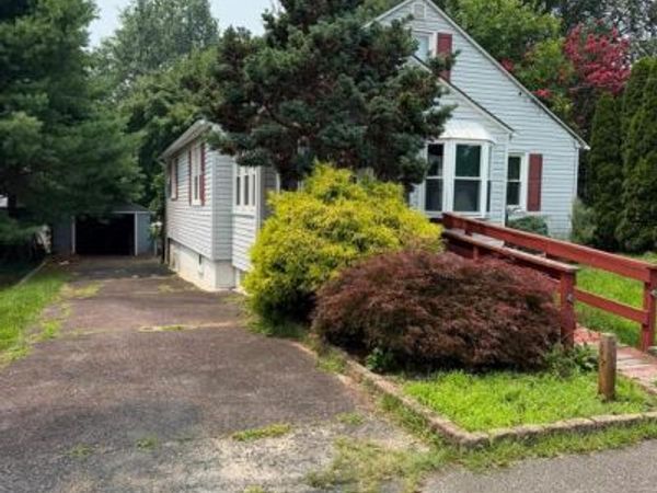 304 PINE STREET, TURNERSVILLE, NJ 08012
