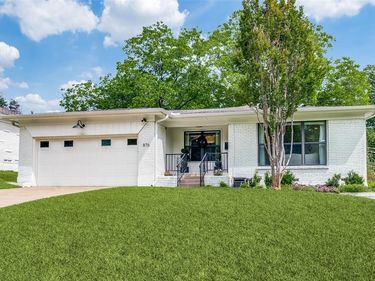 876 Berkinshire Drive , Dallas, TX 75218