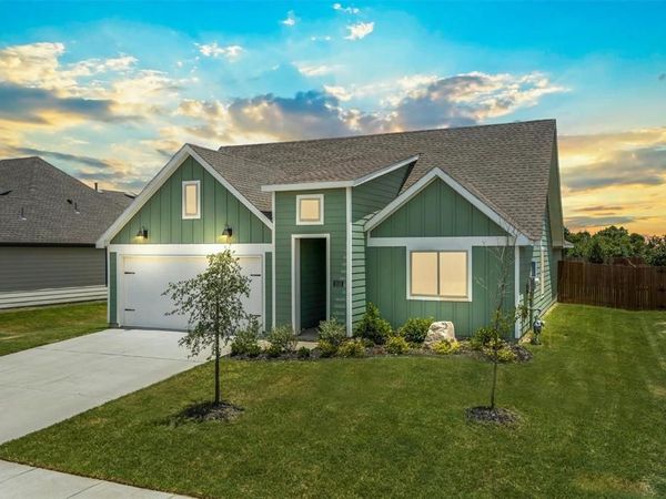 2315 Hydrangea Drive, Pilot Point, TX 76258