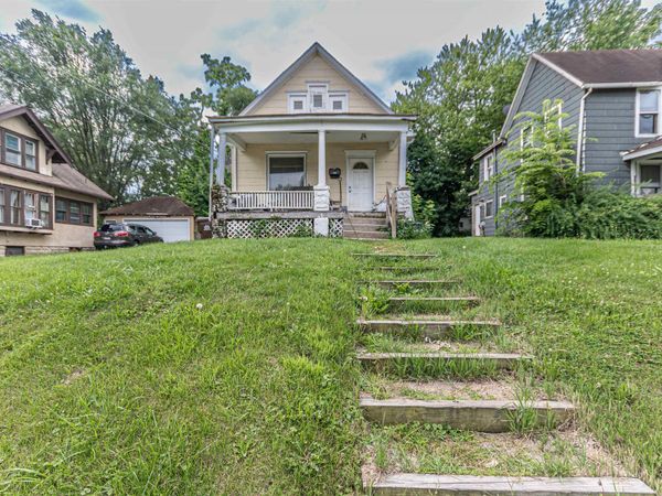 245 W Homer Street, FREEPORT, IL 61032