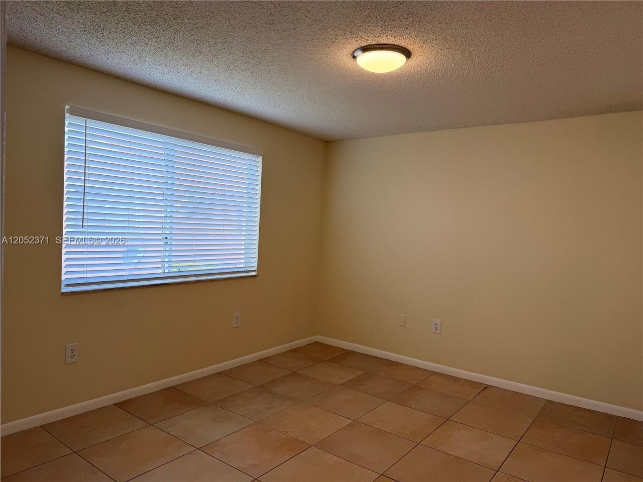 8019 Lake Dr, Unit 202, Doral, FL 33166 Photo