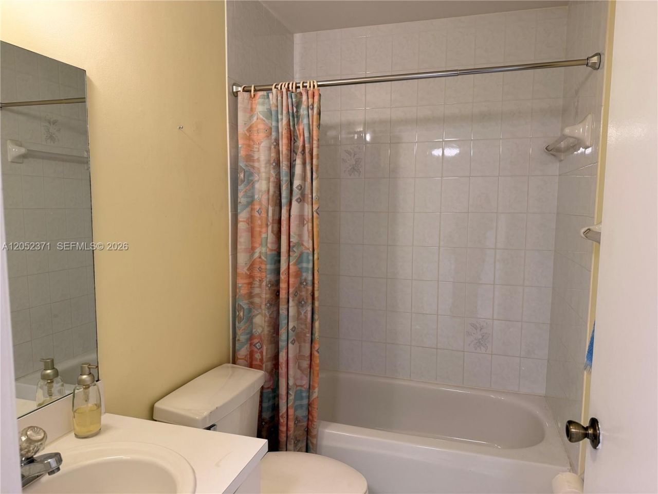 8019 Lake Dr, Unit 202, Doral, FL 33166 Photo