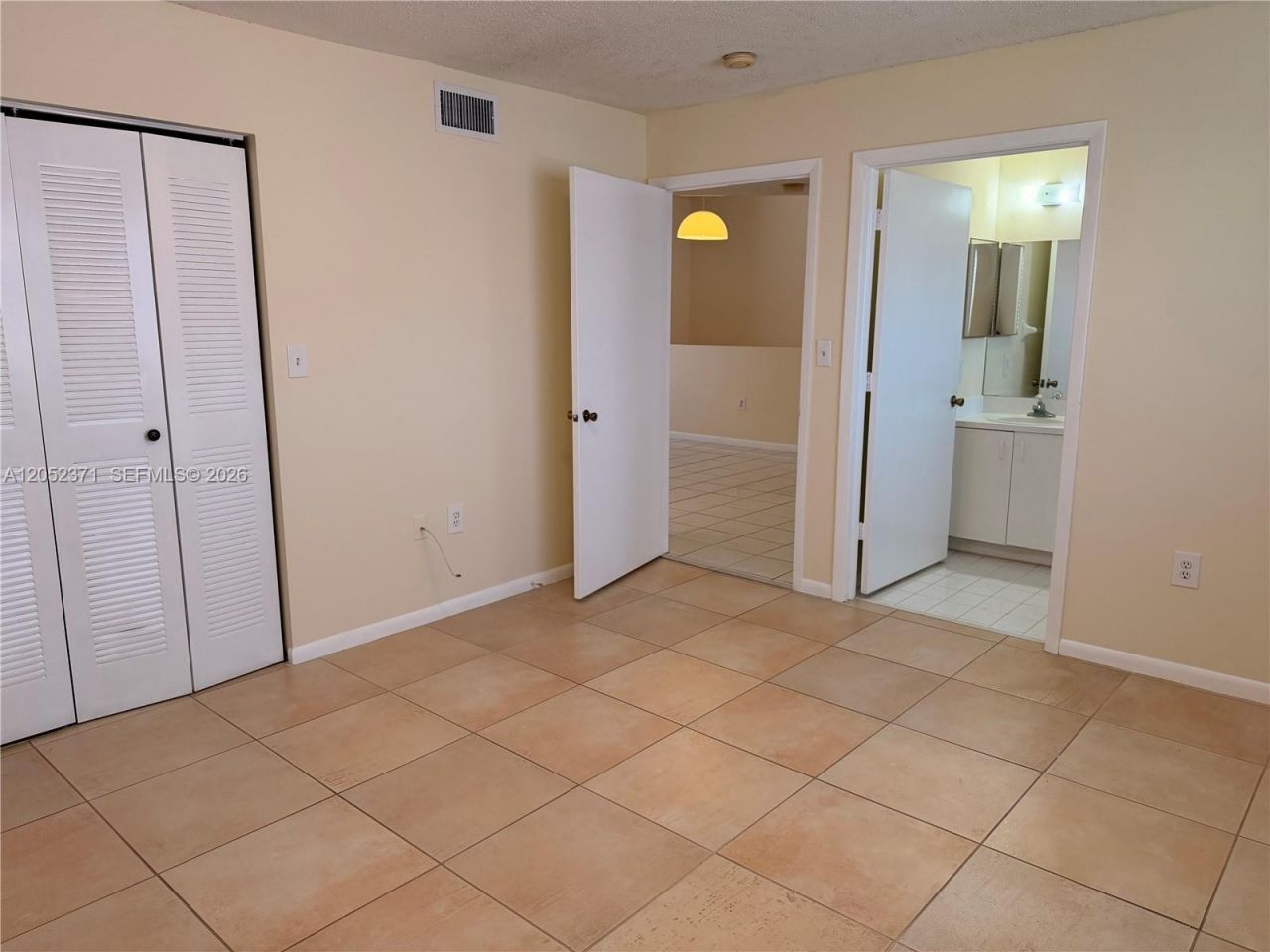 8019 Lake Dr, Unit 202, Doral, FL 33166 Photo
