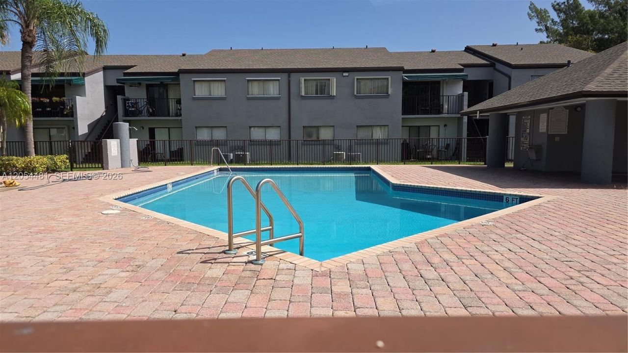 7429 SW 152nd Ave, Unit 13-201, Miami, FL 33193 Photo