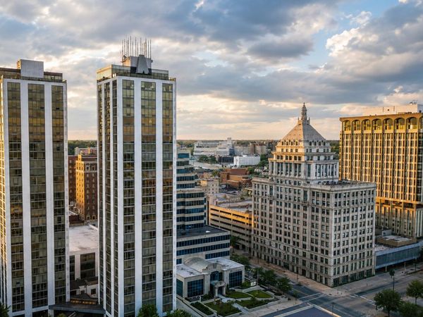125 SW Jefferson Avenue, Unit W5W, Peoria, IL 61602