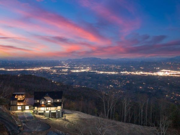 2130 Ross Way, Sevierville, TN 37876