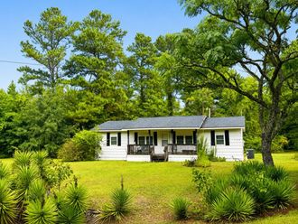 124 Emily Road Salters, SC 29590