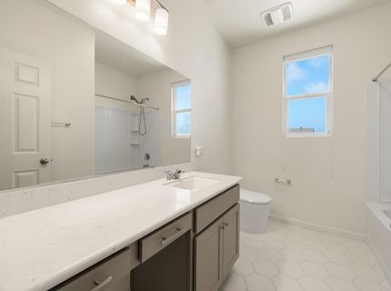 727 Crow Creek Cir, Galt, CA 95632 Photo