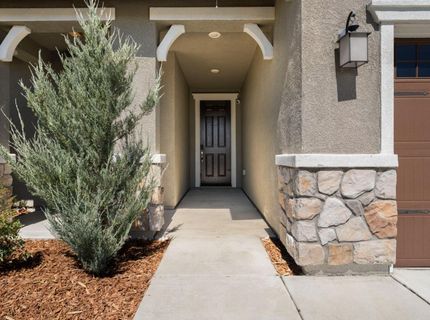727 Crow Creek Cir, Galt, CA 95632 Photo