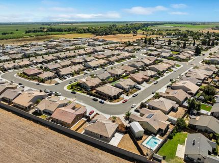 727 Crow Creek Cir, Galt, CA 95632 Photo