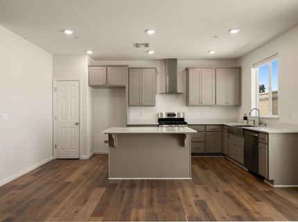 727 Crow Creek Cir, Galt, CA 95632 Photo