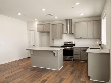 727 Crow Creek Cir, Galt, CA 95632 Photo