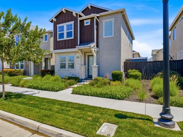 2708 Bathford St, Sacramento, CA 95833