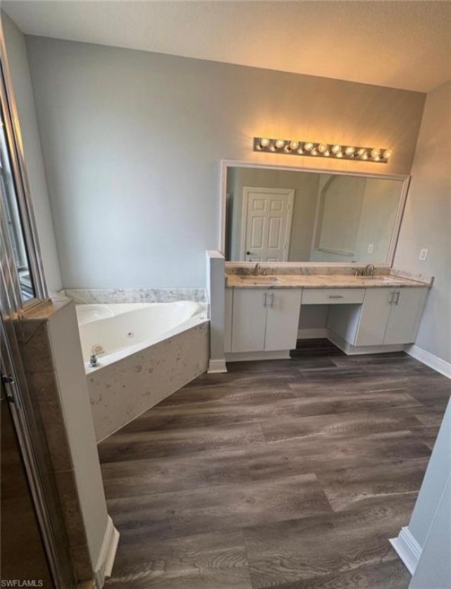 7614 Bristol Cir , Naples, FL 34120 Photo