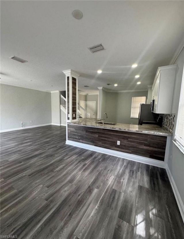 7614 Bristol Cir , Naples, FL 34120 Photo