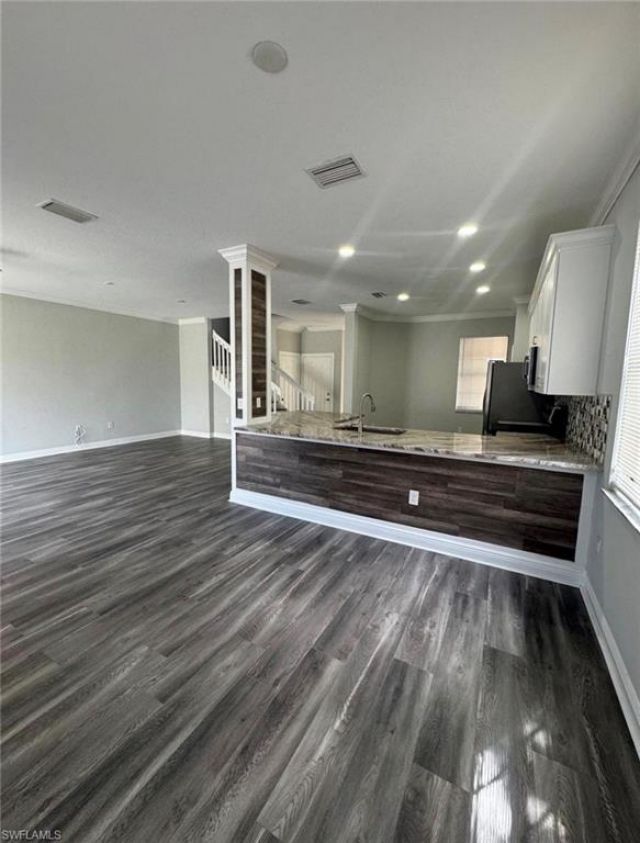 7614 Bristol Cir , Naples, FL 34120 Photo