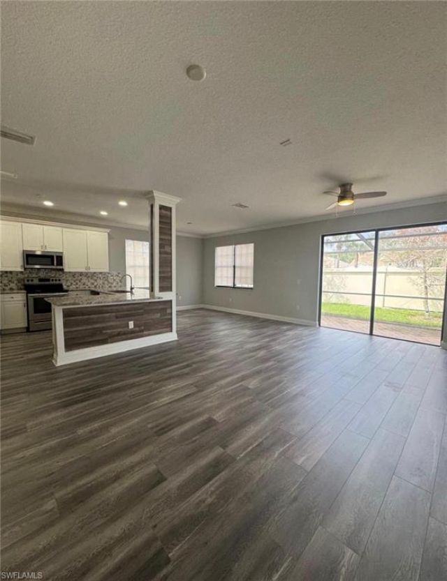 7614 Bristol Cir , Naples, FL 34120 Photo