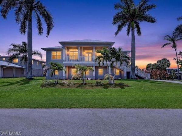 24221 W Captain Kidd BLVD, PUNTA GORDA, FL 33955