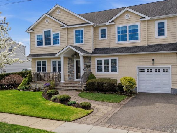 192 N Chestnut Street , Massapequa, NY 11758