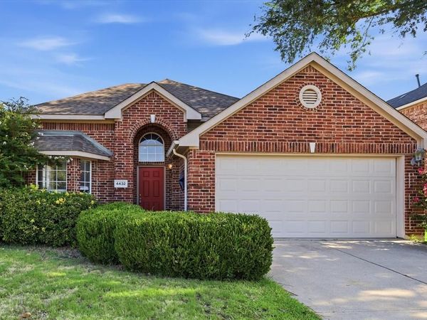 4432 Spanish Oak Circle, Corinth, TX 76208