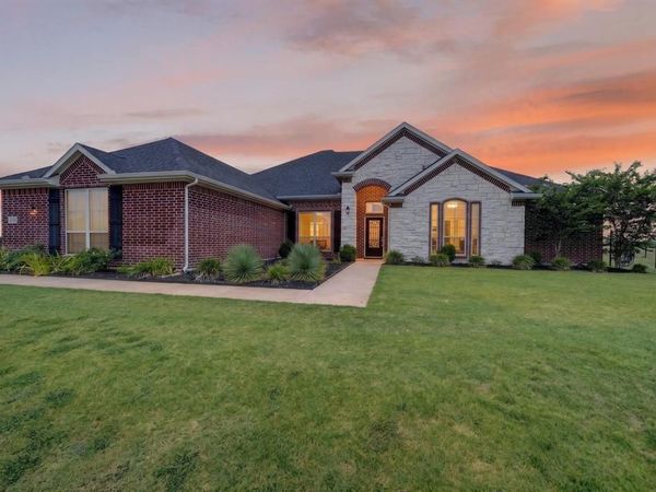1095 Emilia Drive, Farmersville, TX 75442
