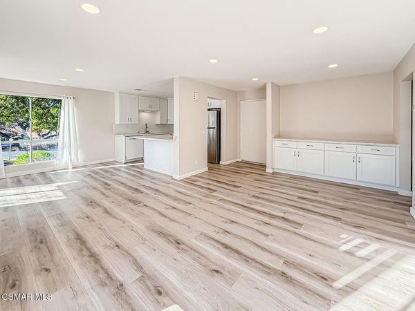 291 Sequoia Court, Unit 17, Thousand Oaks, CA 91360