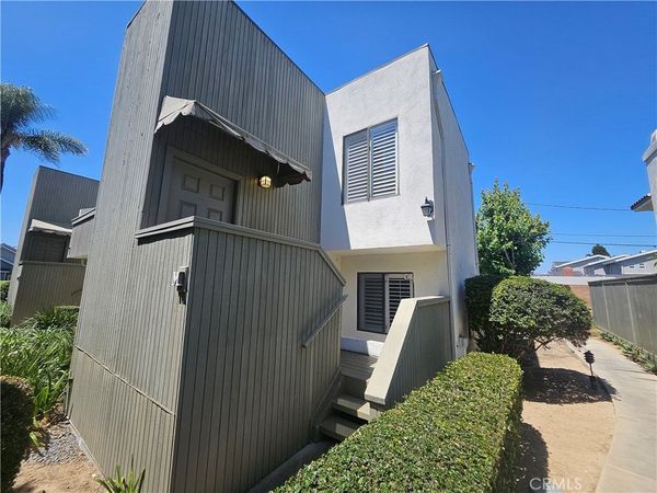 2336 Elden Avenue, Unit M, Costa Mesa, CA 92627