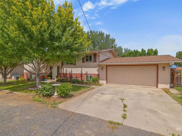 2390 Rolling Hills Dr, Clarkston, WA 99403