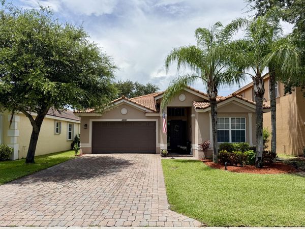 4886 SE Askew Avenue, Stuart, FL 34997