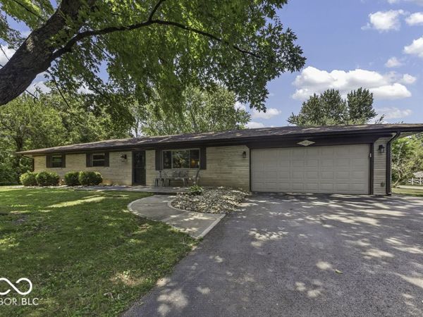 6312 E Roselyn Drive, Mooresville, IN 46158