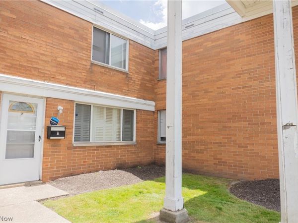 4510 Granada Boulevard, Unit 7, Warrensville Heights, OH 44128